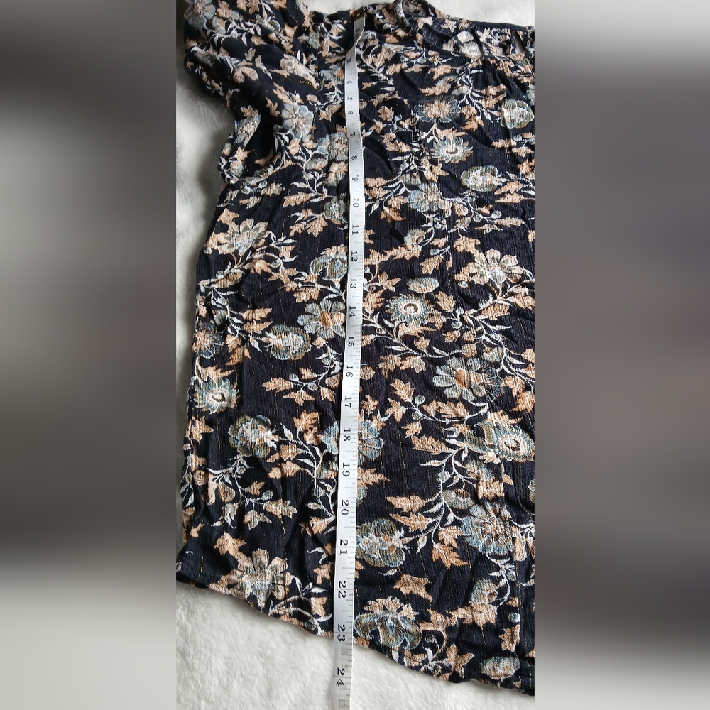 Knox Rose Multicolor Floral Top - Picture 6 of 9